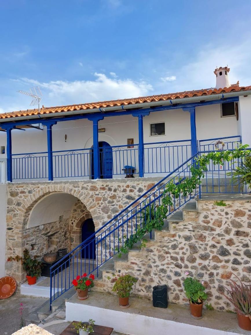 Politeika Traditional House Tirós Exterior foto